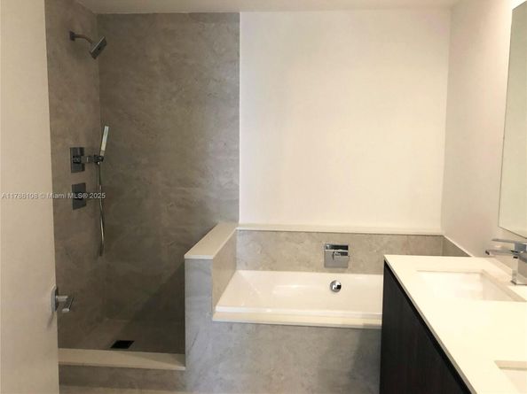 488 NE 18th St 215, Miami FL 33132
