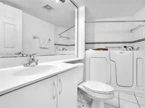 2475 NW 16th St Rd 601, Miami FL 33125