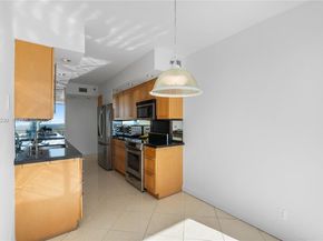 1000 W Island Blvd 3002, Aventura FL 33160