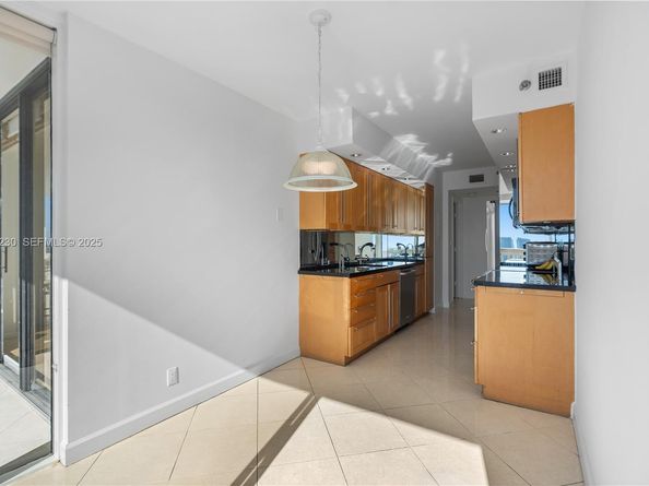 1000 W Island Blvd 3002, Aventura FL 33160