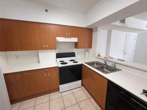 9340 Fontainebleau Blvd W310, Miami FL 33172