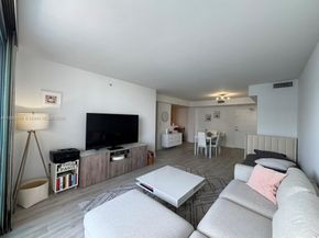 7501 E Treasure Dr 7L, North Bay Village FL 33141