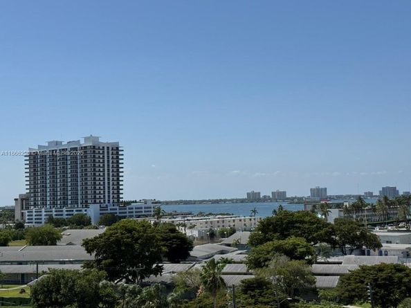 7501 E Treasure Dr 7L, North Bay Village FL 33141