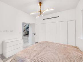 4321 Nautilus Dr, Miami Beach FL 33140