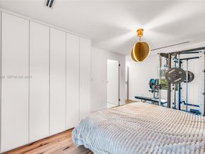 4321 Nautilus Dr, Miami Beach FL 33140