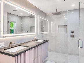 4321 Nautilus Dr, Miami Beach FL 33140