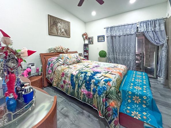 2216 W 53rd Pl 2216, Hialeah FL 33016