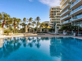 3737 Collins Ave