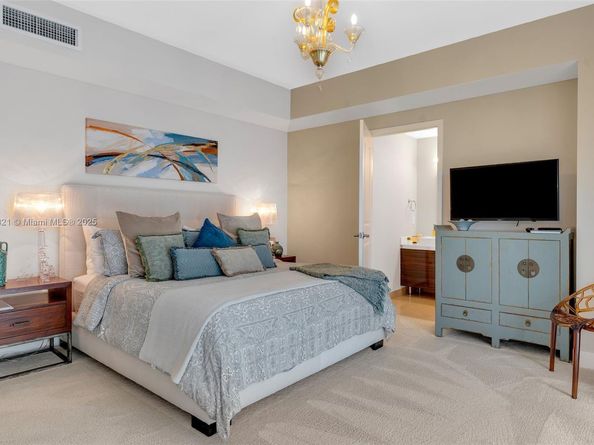 3737 Collins Ave S403, Miami Beach FL 33140