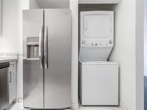 9804 NW 37th St 3E, Sunrise FL 33351