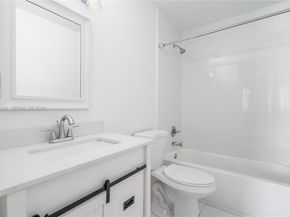 9804 NW 37th St 3E, Sunrise FL 33351