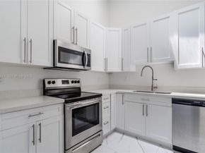 9804 NW 37th St 3E, Sunrise FL 33351