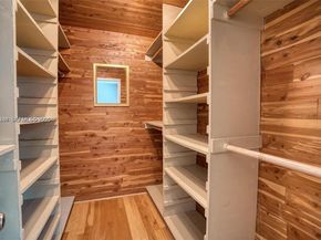 735 NE 38th St, Oakland Park FL 33334