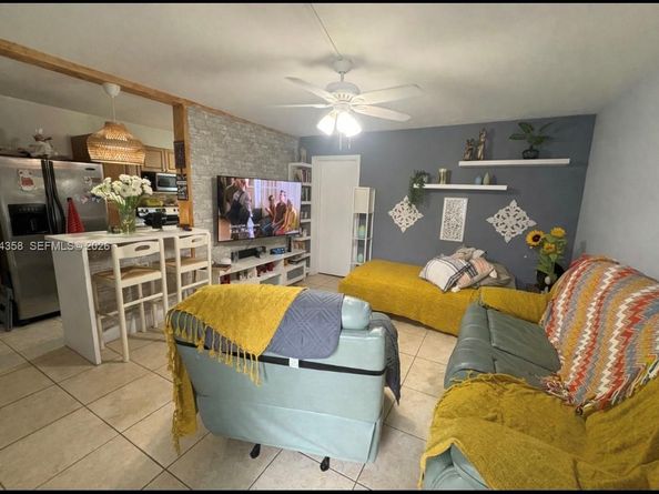 4444 SW 67th Ave 6, Miami FL 33155