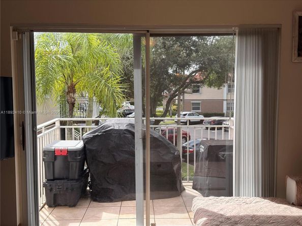 11266 SW 12th St 201, Pembroke Pines FL 33025