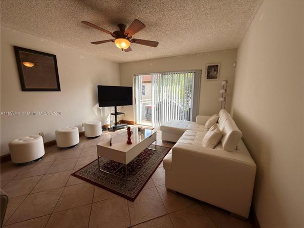 11266 SW 12th St 201, Pembroke Pines FL 33025