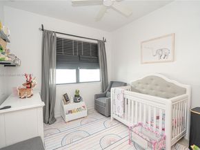11660 SW 13th Ct, Pembroke Pines FL 33025