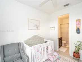 11660 SW 13th Ct, Pembroke Pines FL 33025