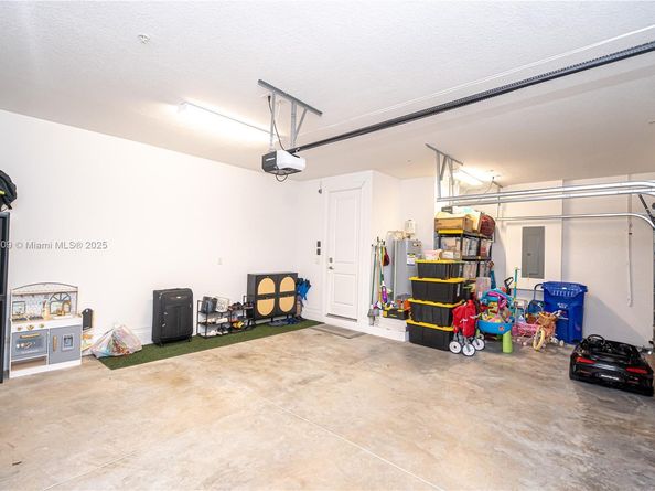 11660 SW 13th Ct, Pembroke Pines FL 33025