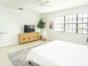 11660 SW 13th Ct, Pembroke Pines FL 33025