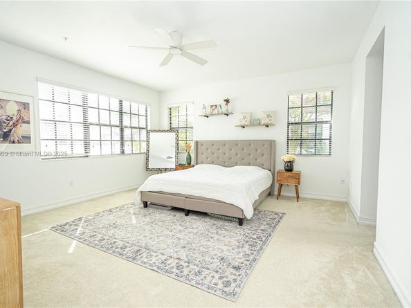 11660 SW 13th Ct, Pembroke Pines FL 33025