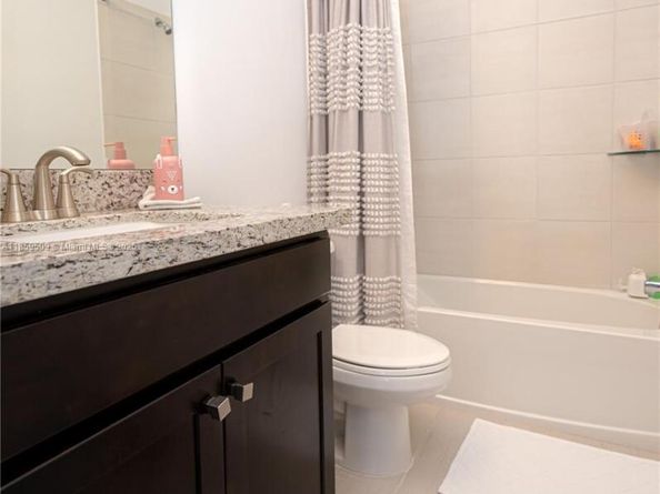11660 SW 13th Ct, Pembroke Pines FL 33025