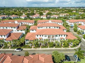 11660 SW 13th Ct, Pembroke Pines FL 33025