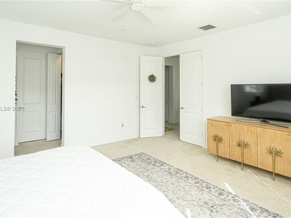 11660 SW 13th Ct, Pembroke Pines FL 33025