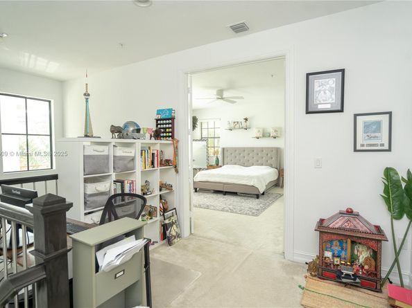 11660 SW 13th Ct, Pembroke Pines FL 33025