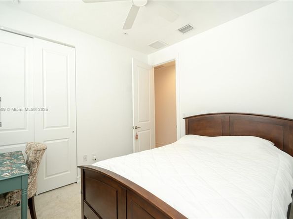11660 SW 13th Ct, Pembroke Pines FL 33025