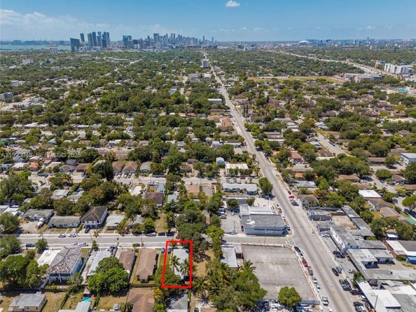 171 NW 70th St, Miami FL 33150
