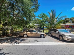 171 NW 70th St, Miami FL 33150