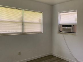 171 NW 70th St, Miami FL 33150