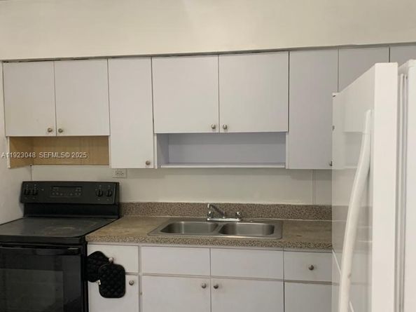 171 NW 70th St, Miami FL 33150