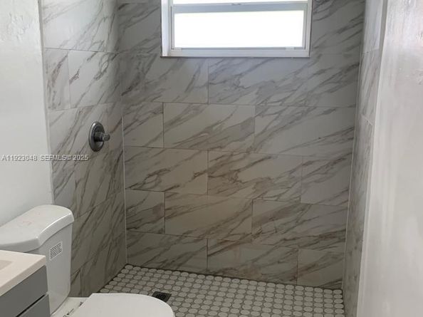 171 NW 70th St, Miami FL 33150