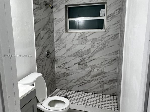 171 NW 70th St, Miami FL 33150