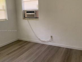 171 NW 70th St, Miami FL 33150