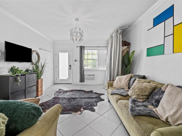 330 74th St 5, Miami Beach FL 33141