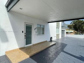 901 NW 22nd Pl, Miami FL 33125