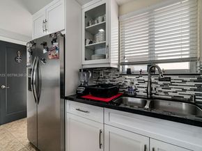 901 NW 22nd Pl, Miami FL 33125