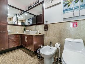 901 NW 22nd Pl, Miami FL 33125