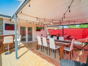 901 NW 22nd Pl, Miami FL 33125