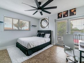 901 NW 22nd Pl, Miami FL 33125