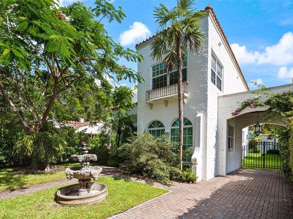 2153 SW 13th St, Miami FL 33145