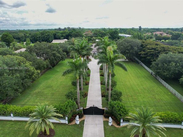 13431 Old Sheridan St, Southwest Ranches FL 33330