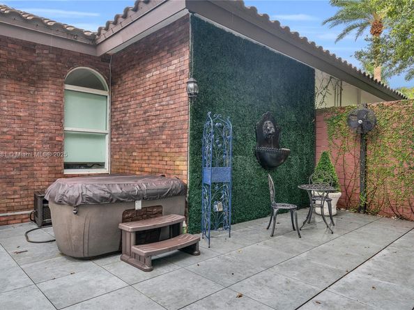 13431 Old Sheridan St, Southwest Ranches FL 33330