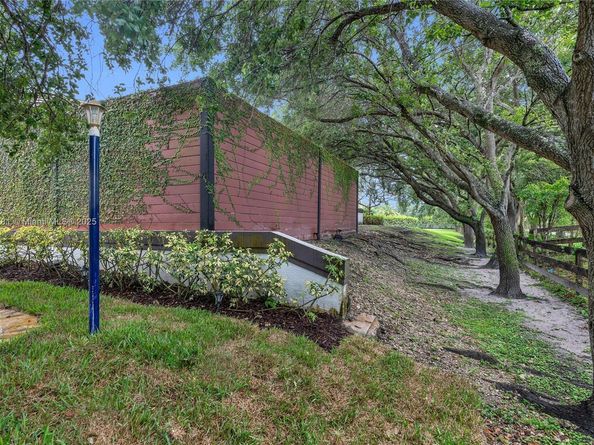 13431 Old Sheridan St, Southwest Ranches FL 33330