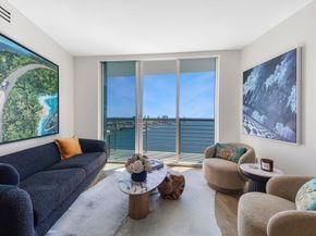 335 S Biscayne Blvd 3012, Miami FL 33131