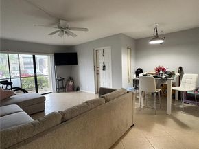 718 Sunny Pine Way D1, Green Acres FL 33415
