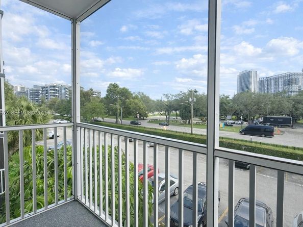 16851 NE 23rd Ave A308, North Miami Beach FL 33160
